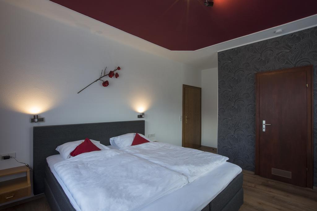 Enz Residenz Hotel เอนซ์เคลิสแทร์เลอ ภายนอก รูปภาพ